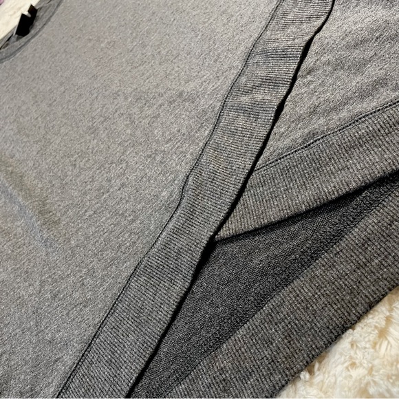 DAISY FUENTES soft casual crewneck cross front sweatshirt lightweight knit gray - Picture 3 of 6